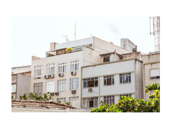 男子忘帶鑰匙，爬墻摔倒致重傷，看來(lái)是真的需要把智能鎖了